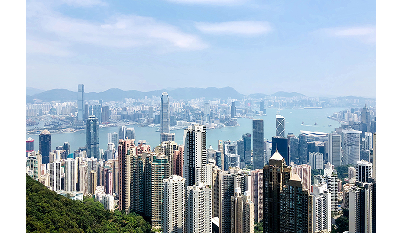 在太平山顶，香港全貌尽收眼底。